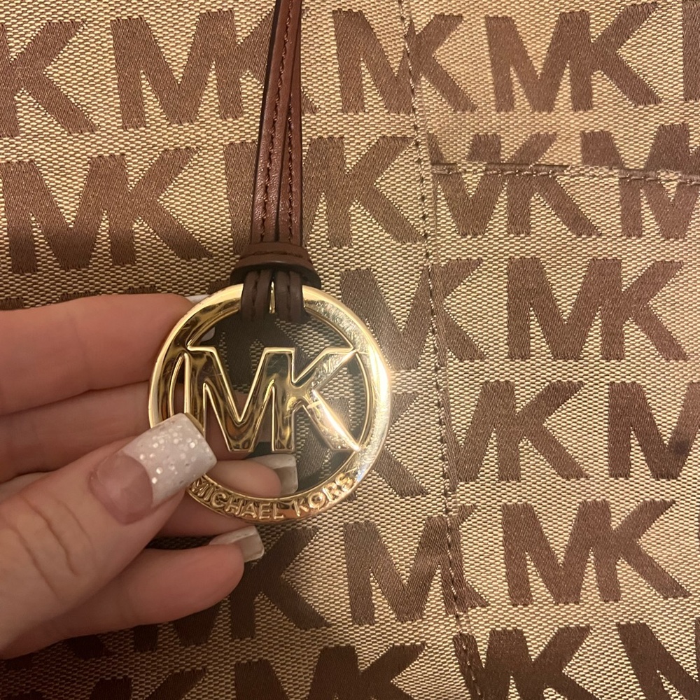 Mk purse - Picture 2 of 16